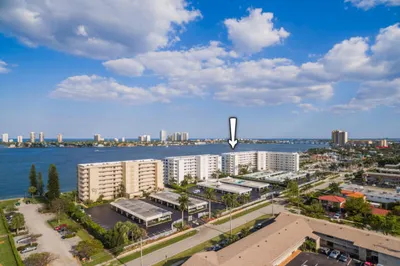 301 Lake Shore Drive #511 1