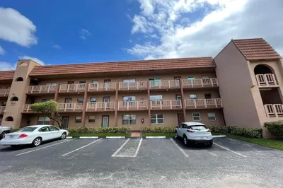 9620 Sunrise Lakes Blvd #112 1