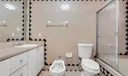271 E 33rd St Photo