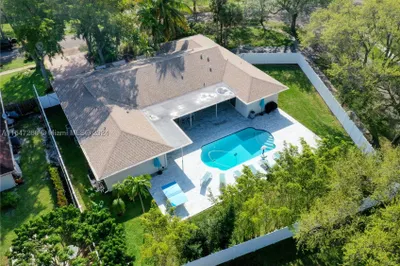 1611 SW 54th Ter 1