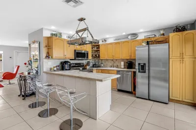 3370 BEAU RIVAGE Drive #3A 1