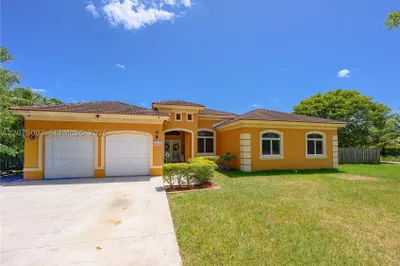20562 SW 324 St 1