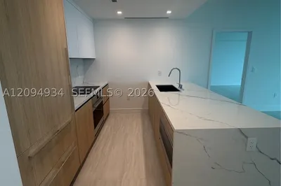 2411 Laguna Cir #2408 1