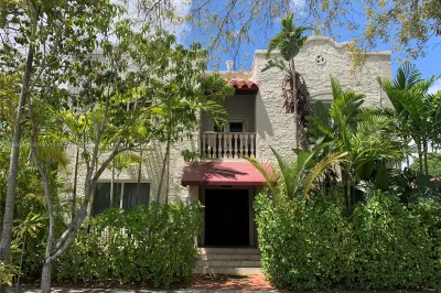 712 SW 56 AV #4B