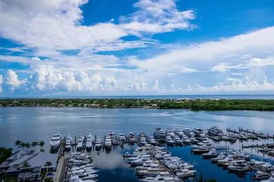123 Lakeshore Drive #1945 1