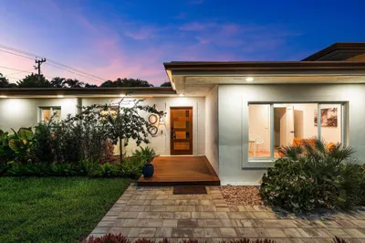 067-400KingsLynn-DelrayBeach-FL-33444-SM