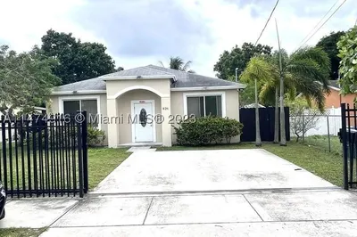 828 NW 118th St 1