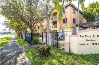 17622 NW 25th Ave #101 1