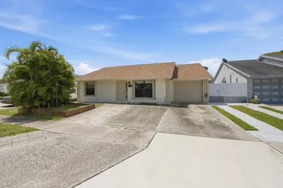 5814 Ithaca Circle E 1