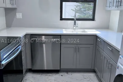 1617 Jefferson Ave #204 1