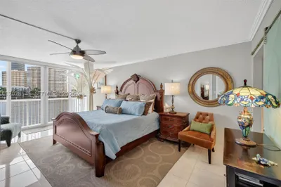121 Golden Isles Dr #205 1
