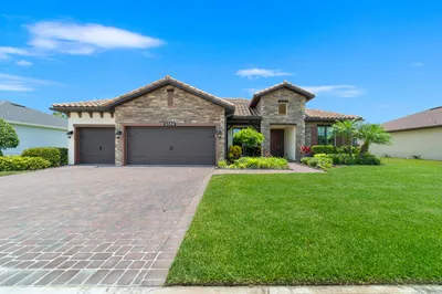 6354 Arcadia Sq Square 1