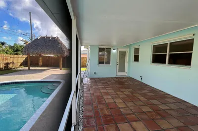 455 NE 29th Street 1