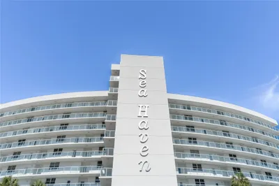 2731 NE 14th St Causeway #121 1