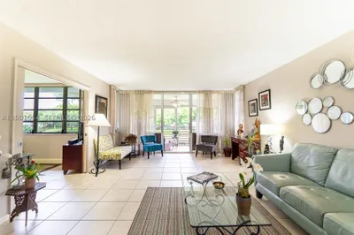 4221 W Palm Aire Dr #203 1
