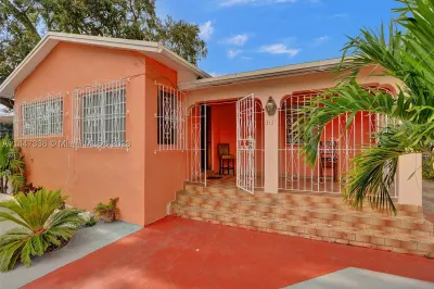 3131 NW 15th St 1