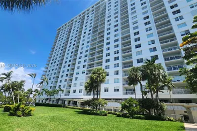 500 Bayview Dr #1725 1