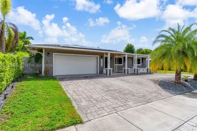 15825 SW 103rd Pl 1