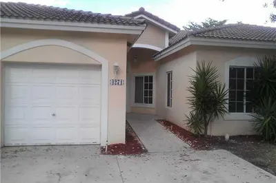 4271 SW 10th Court 1