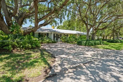 11100 SW 73rd Ct 1