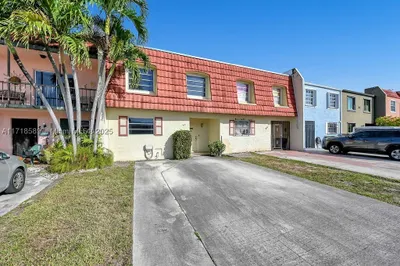 915 W 80th Place 1