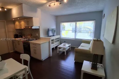 1555 Pennsylvania Ave #203 1