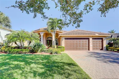 2223 SW Manele Place 1