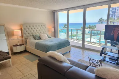 2501 S Ocean Dr #512 1