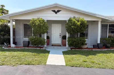 4401 NW 8th St 1