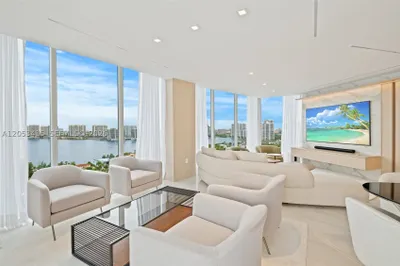 18671 Collins Ave #2103 1