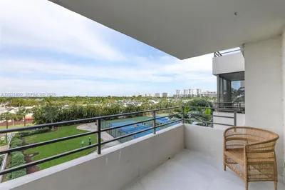 600 Three Islands Blvd #403 1