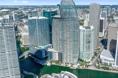 300 Biscayne Boulevard Way #4901E 1