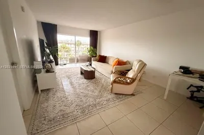 2200 E Hallandale Beach Blvd #410 1