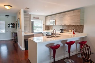 8460 Casa Del Lago #H 1