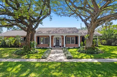 1000 W Royal Palm Road 1