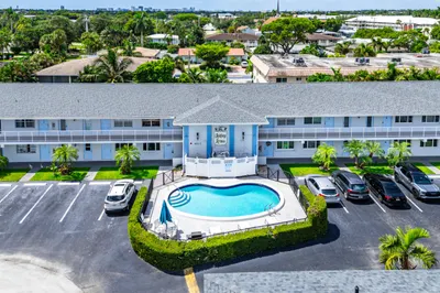 4111 NE 21st Way #204 1