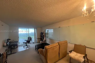 3100 W Rolling Hills Cir #709 1