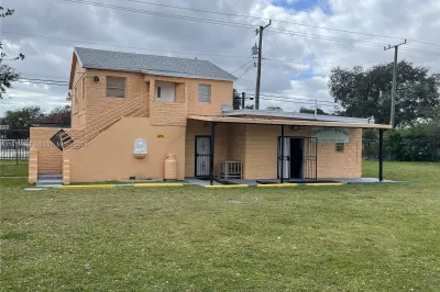 2506 NW 95th St 1
