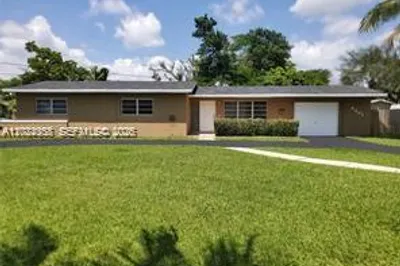 9401 SW 181st St 1