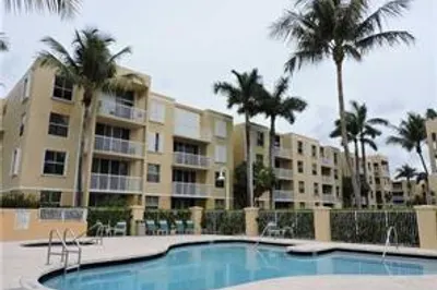 1341 SE 3rd Ave #403 1