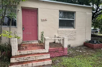 13535 NE 6th Ave 0 1