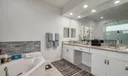 898 SW Curtis Street Photo
