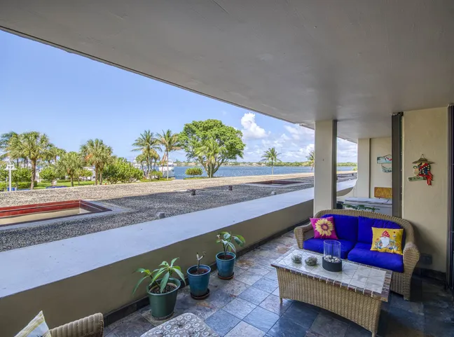 Just Listed | 136 Lakeshore Drive #211
