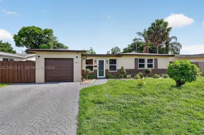 4351 NW 25th St 1