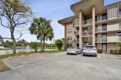 3051 NW 46th Ave #101 1