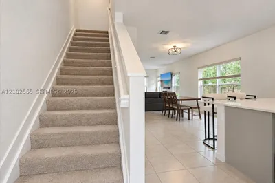 377 NE 1st Dr 1