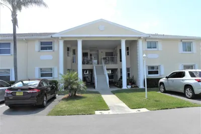 625 W Lake Jasmine Circle #108 1