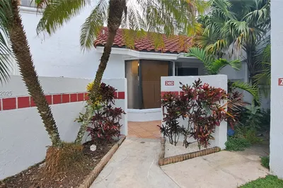 2410 San Remo Cir 1