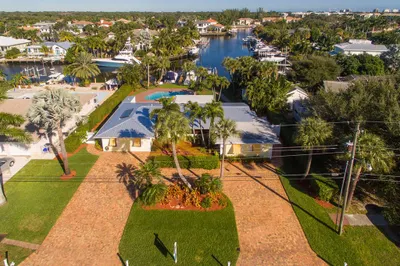 2329 Edgewater Drive 1