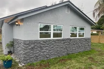 1617 E Avenue 1